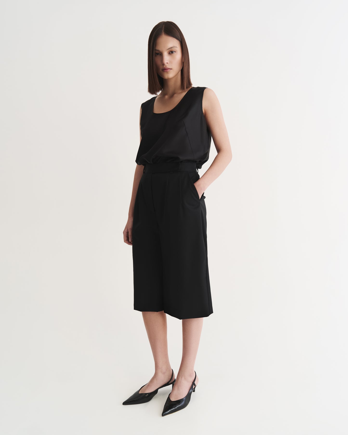 VEYRA BERMUDA SHORTS